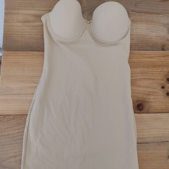 Victoria's Secret Vintage Nude Strapless Underwire Bra Slip Shapewear Size 36B - Picture 1 of 12